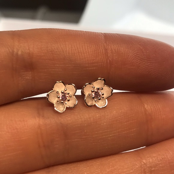 Sterling Silver 925 Flower Stud Earrings - Picture 5 of 5